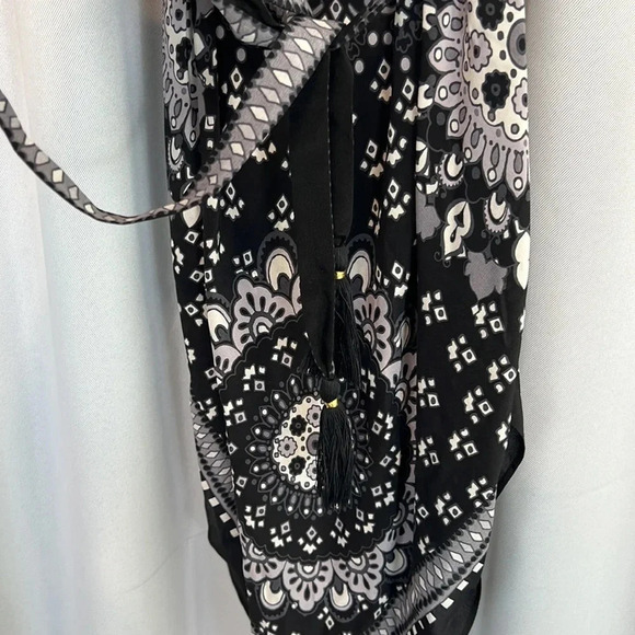 Robert Graham Flutter Sleeve Print Handkerchief Hem Silk  Dress Size Small - Picture 7 of 8